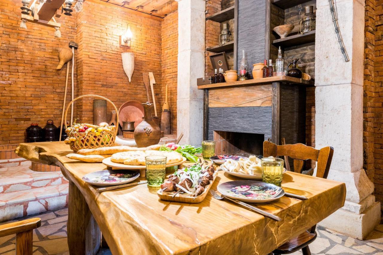 Отель Georgian House Кутаиси Экстерьер фото