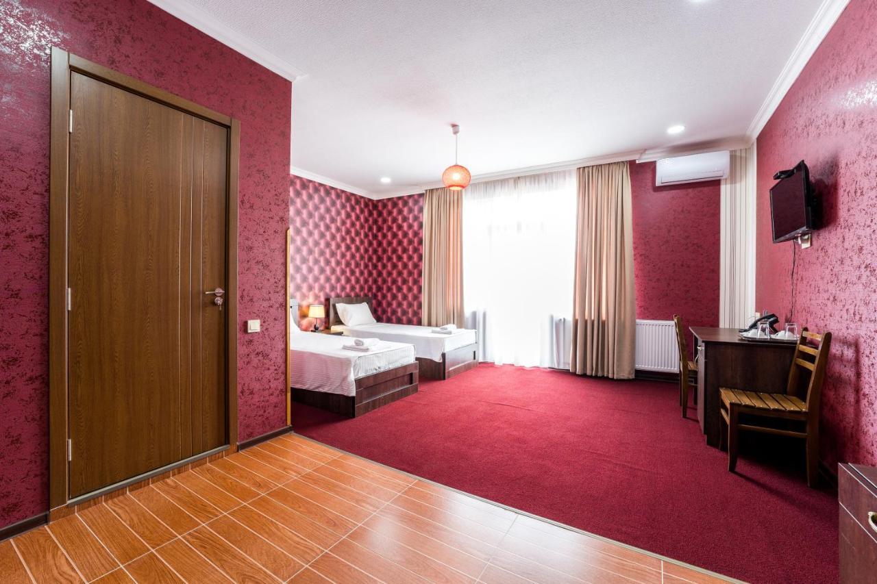Отель Georgian House Кутаиси Экстерьер фото