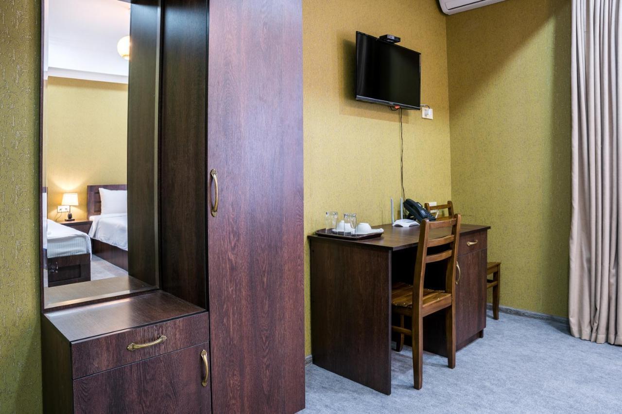 Отель Georgian House Кутаиси Экстерьер фото