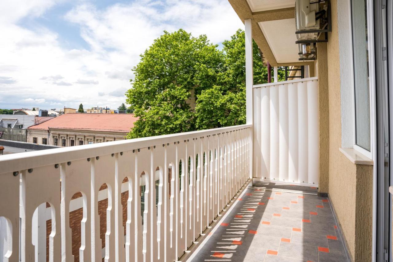 Отель Georgian House Кутаиси Экстерьер фото