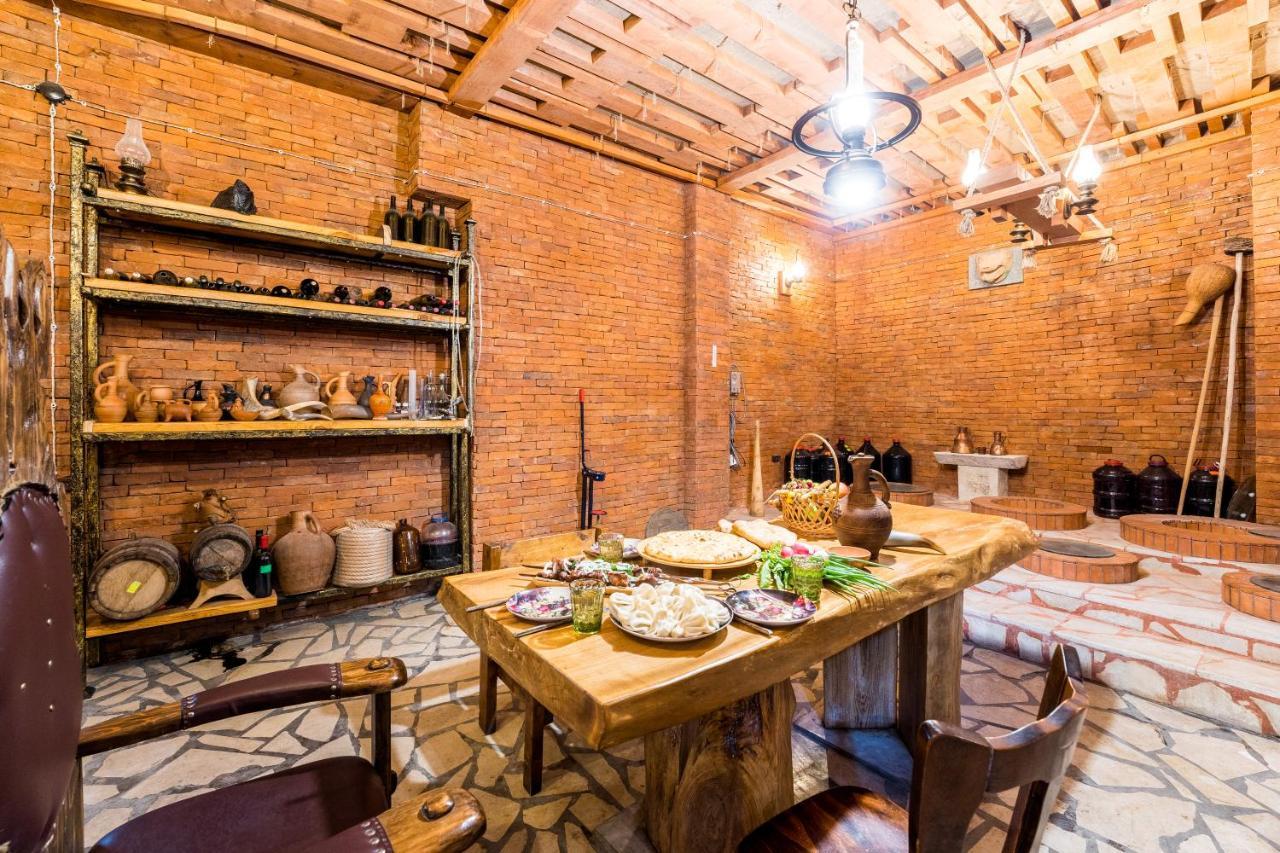 Отель Georgian House Кутаиси Экстерьер фото